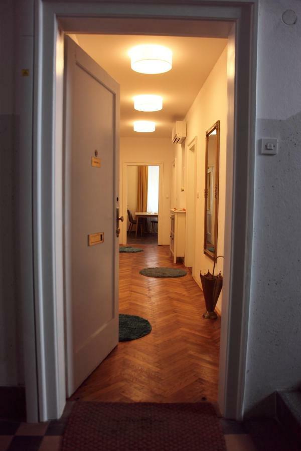 Writer'S Place Hotell Ljubljana Exteriör bild